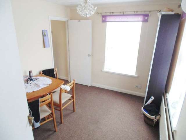  Image of 4 bedroom End of Terrace for sale in Dyer Road Shirley Southampton SO15 at Shirley  Southampton, SO15 3EJ