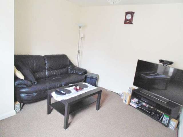  Image of 4 bedroom End of Terrace for sale in Dyer Road Shirley Southampton SO15 at Shirley  Southampton, SO15 3EJ