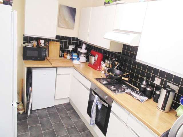  Image of 4 bedroom End of Terrace for sale in Dyer Road Shirley Southampton SO15 at Shirley  Southampton, SO15 3EJ