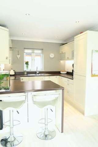  Image of 4 bedroom Detached house for sale in Earlsmere Drive Morley Leeds LS27 at Earlsmere Drive Morley Leeds, LS27 9RY
