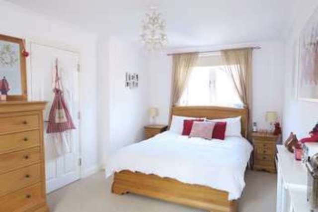  Image of 4 bedroom Detached house for sale in Earlsmere Drive Morley Leeds LS27 at Earlsmere Drive Morley Leeds, LS27 9RY