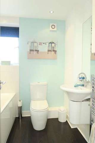  Image of 4 bedroom Detached house for sale in Earlsmere Drive Morley Leeds LS27 at Earlsmere Drive Morley Leeds, LS27 9RY