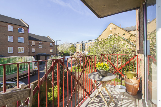  Image of 2 bedroom Apartment for sale in Earlston Grove London E9 at Earlston Grove Hackney London, E9 7NE