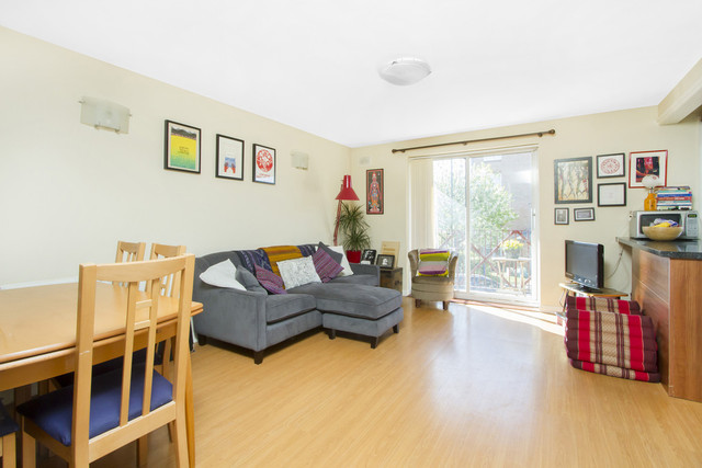  Image of 2 bedroom Apartment for sale in Earlston Grove London E9 at Earlston Grove Hackney London, E9 7NE