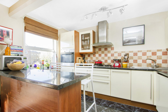  Image of 2 bedroom Apartment for sale in Earlston Grove London E9 at Earlston Grove Hackney London, E9 7NE