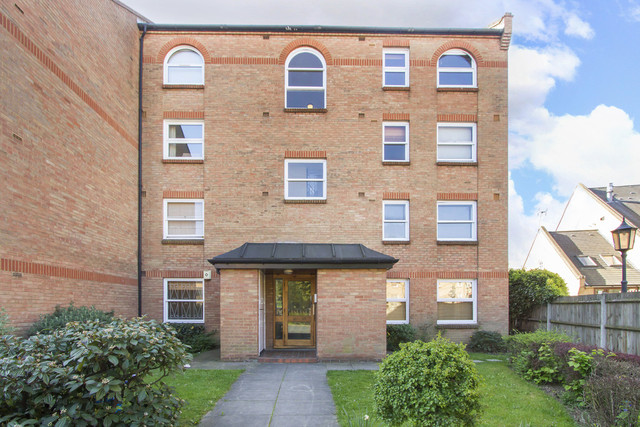  Image of 2 bedroom Apartment for sale in Earlston Grove London E9 at Earlston Grove Hackney London, E9 7NE
