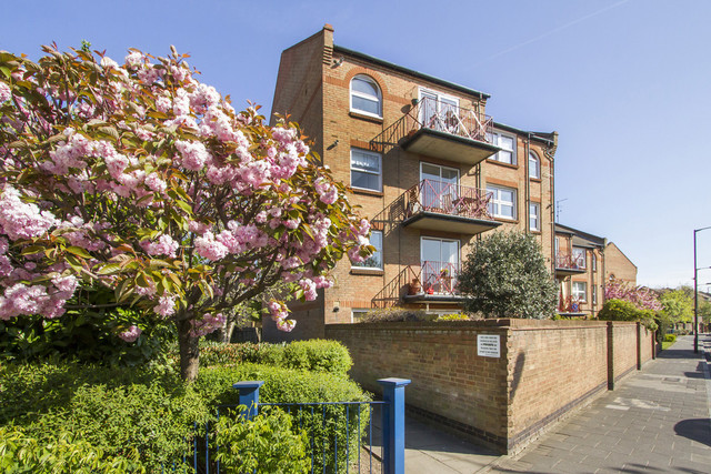  Image of 2 bedroom Apartment for sale in Earlston Grove London E9 at Earlston Grove Hackney London, E9 7NE