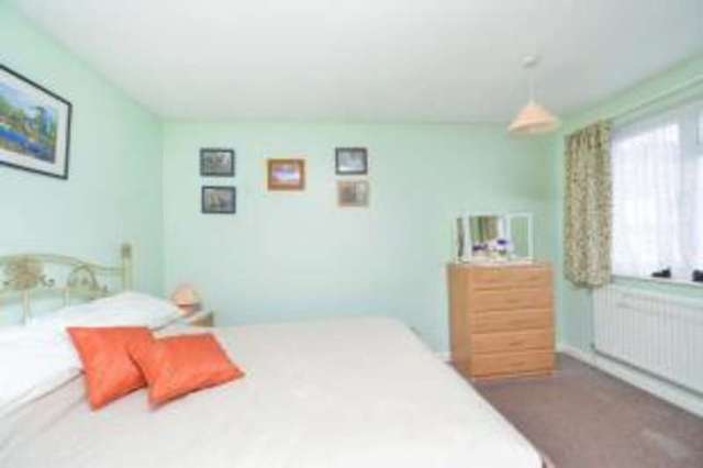  Image of 3 bedroom Detached house for sale in Hefford Road East Cowes PO32 at East Cowes Isle of Wight East Cowes, PO32 6QU