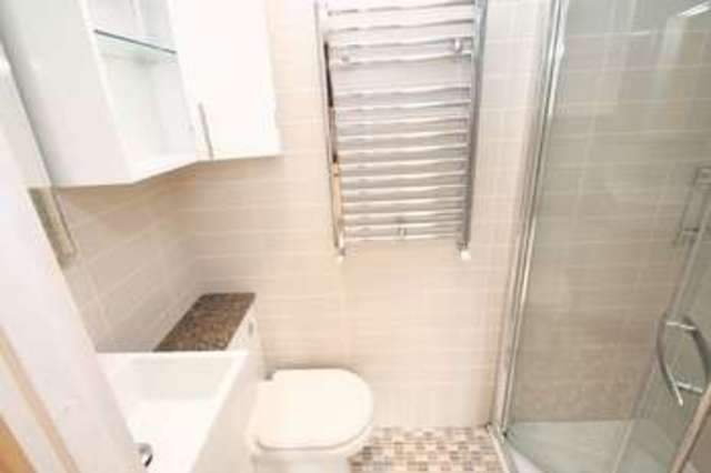  Image of 4 bedroom Detached house for sale in River Close East Farleigh Maidstone ME15 at River Close, East Farleigh  Maidstone, ME15 0JE