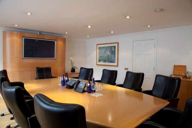  Image of Detached house to rent in Eaton Gate London SW1W at Sloane Square SW1W London, SW1W 9BJ