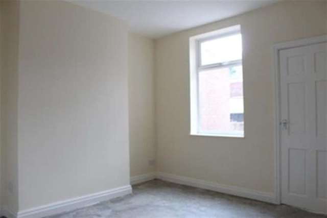  Image of 2 bedroom Terraced house to rent in Eaton Street Runcorn WA7 at Runcorn, WA7 5BW