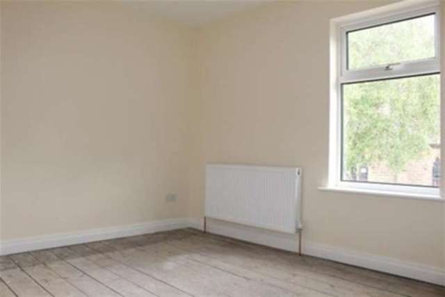  Image of 2 bedroom Terraced house to rent in Eaton Street Runcorn WA7 at Runcorn, WA7 5BW