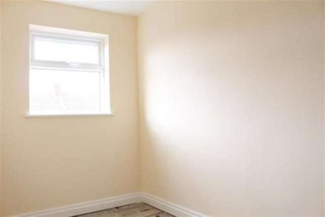  Image of 2 bedroom Terraced house to rent in Eaton Street Runcorn WA7 at Runcorn, WA7 5BW