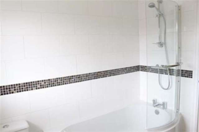  Image of 2 bedroom Terraced house to rent in Eaton Street Runcorn WA7 at Runcorn, WA7 5BW