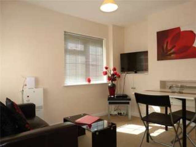  Image of 1 bedroom Apartment to rent in Terrace Road South Binfield Bracknell RG42 at Terrace Road South Binfield Binfield, RG42 4DW