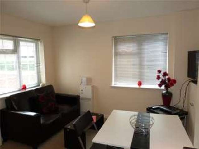  Image of 1 bedroom Apartment to rent in Terrace Road South Binfield Bracknell RG42 at Terrace Road South Binfield Binfield, RG42 4DW