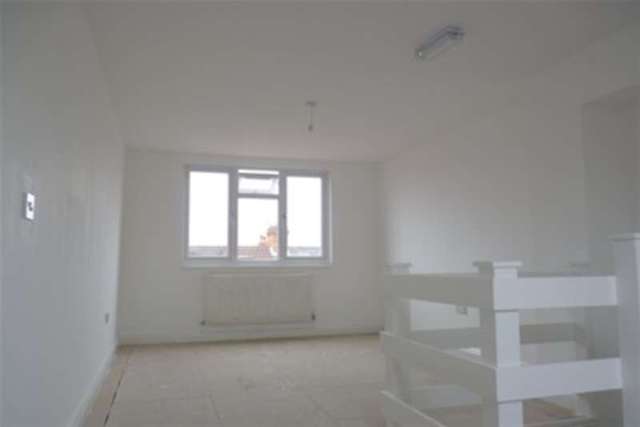  Image of 4 bedroom Detached house to rent in Edward Road Leicester LE2 at Leicester, LE2 1TF