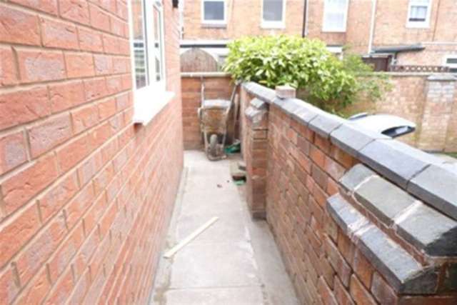  Image of 4 bedroom Detached house to rent in Edward Road Leicester LE2 at Leicester, LE2 1TF