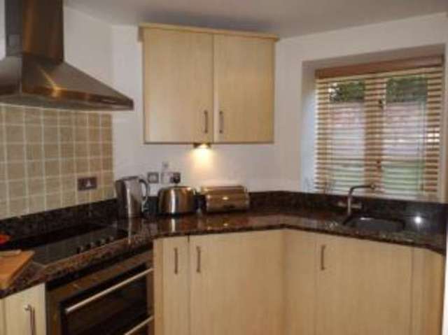  Image of 2 bedroom Flat for sale in Elizabeth Drive Banstead SM7 at Elizabeth Drive Banstead Banstead, SM7 2FE