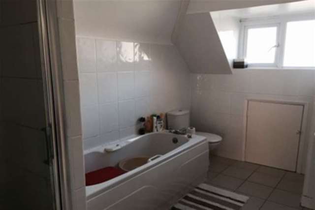  Image of 4 bedroom Detached house to rent in Ellesboro Road Harborne Birmingham B17 at Birmingham, B17 8PU