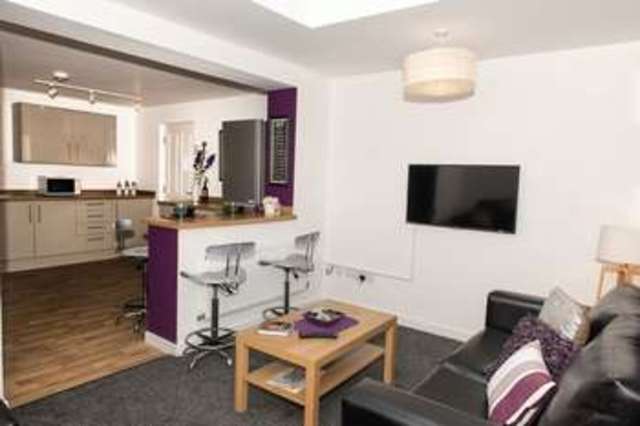  Image of 4 bedroom Terraced house to rent in Gilesgate Gilesgate Durham DH1 at Gilesgate  Durham, DH1 1HY