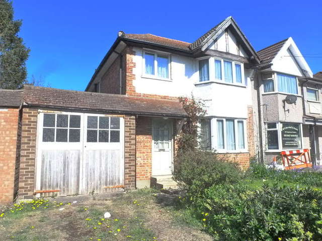  Image of 3 bedroom Semi-Detached house for sale in Farley Road Selsdon South Croydon CR2 at South Croydon Selsdon, CR2 8DA
