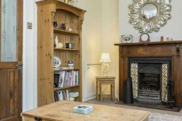  Image of 3 bedroom Semi-Detached house for sale in Finchdean Road Rowland