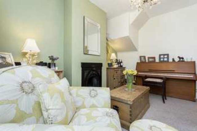  Image of 3 bedroom Semi-Detached house for sale in Finchdean Road Rowland