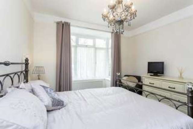  Image of 3 bedroom Semi-Detached house for sale in Finchdean Road Rowland