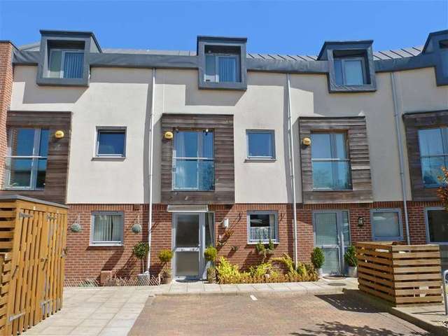  Image of 3 bedroom Town House for sale in Meadow Place Havant PO9 at Havant Hampshire Havant, PO9 1EF