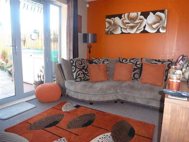  Image of 3 bedroom Town House for sale in Meadow Place Havant PO9 at Havant Hampshire Havant, PO9 1EF