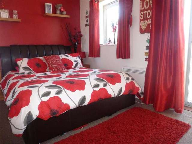  Image of 3 bedroom Town House for sale in Meadow Place Havant PO9 at Havant Hampshire Havant, PO9 1EF