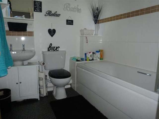  Image of 3 bedroom Town House for sale in Meadow Place Havant PO9 at Havant Hampshire Havant, PO9 1EF