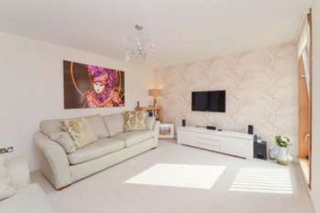  Image of 2 bedroom Flat for sale in Kimmerghame Path Edinburgh EH4 at Kimmerghame Path Fettes Edinburgh, EH4 2GN