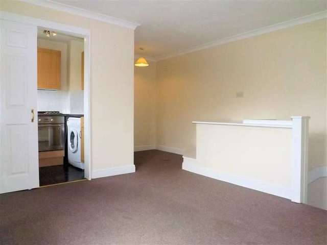  Image of 1 bedroom Terraced house to rent in Fleetham Gardens Lower Earley Reading RG6 at Lower Earley  Reading, RG6 4BY