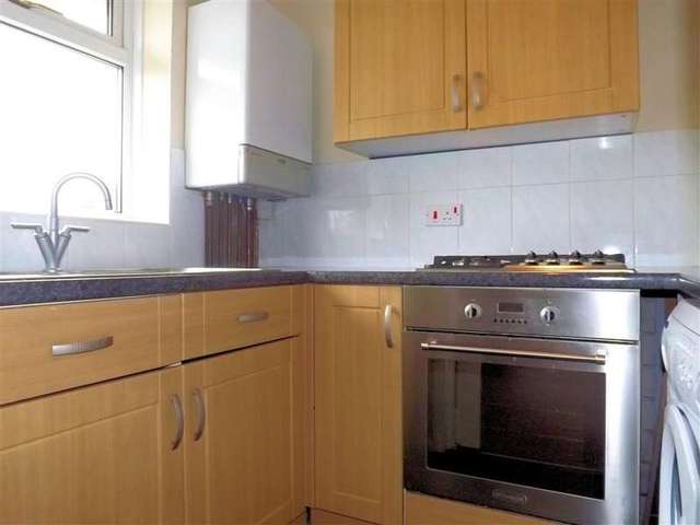  Image of 1 bedroom Terraced house to rent in Fleetham Gardens Lower Earley Reading RG6 at Lower Earley  Reading, RG6 4BY