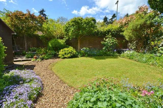  Image of 4 bedroom Detached house for sale in Vimoutiers Court Fordingbridge SP6 at Fordingbridge, SP6 1NN