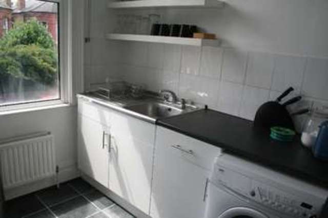  Image of 2 bedroom Flat to rent in Fordwych Road London NW2 at Kilburn London Fortune Green, NW2 3NH