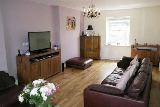  Image of 5 bedroom Terraced house for sale in Frances Street Farsley Pudsey LS28 at Farsley, LS28 5BL