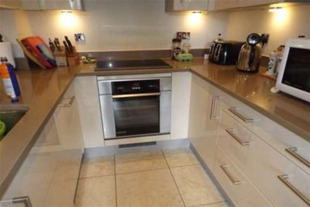  Image of 2 bedroom Flat to rent in Fraser Gardens Winchester SO22 at Winchester, SO22 5GB