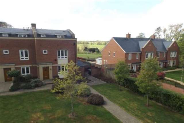  Image of 2 bedroom Flat to rent in Fraser Gardens Winchester SO22 at Winchester, SO22 5GB