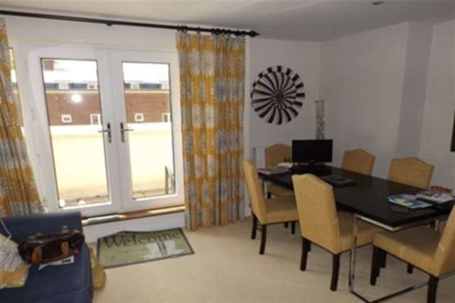  Image of 2 bedroom Flat to rent in Fraser Gardens Winchester SO22 at Winchester, SO22 5GB