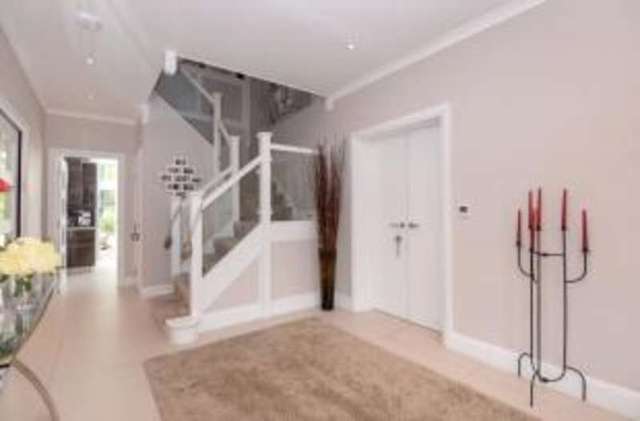  Image of 5 bedroom Detached house for sale in Friern Mount Drive London N20 at Whetstone  Oakleigh Park, N20 9DN