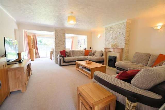  Image of 4 bedroom Detached house for sale in Garland Close Burghfield Common Reading RG7 at Burghfield Common  Reading, RG7 3JX