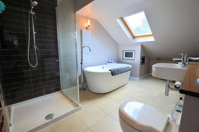  Image of 4 bedroom Detached house for sale in Garland Close Burghfield Common Reading RG7 at Burghfield Common  Reading, RG7 3JX