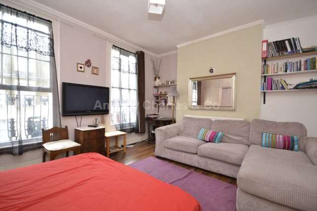 Image of Studio flat to rent in Georgiana Street London NW1 at Georgiana Street Camden Town London, NW1 0EB