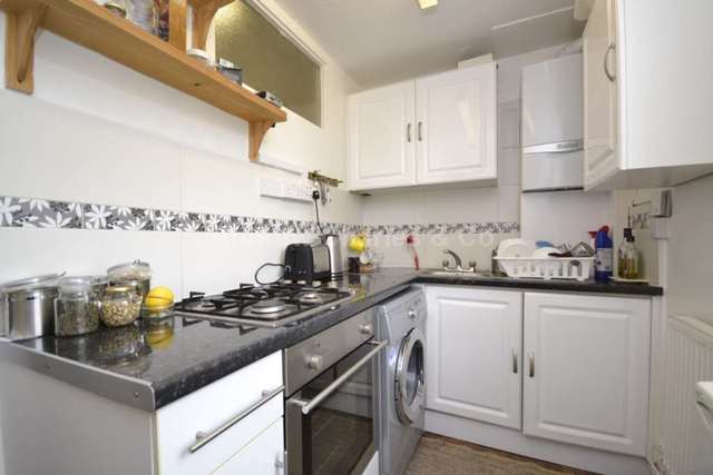  Image of Studio flat to rent in Georgiana Street London NW1 at Georgiana Street Camden Town London, NW1 0EB