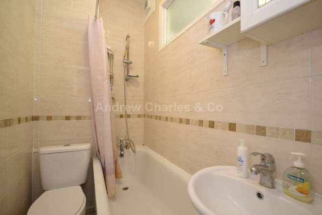  Image of Studio flat to rent in Georgiana Street London NW1 at Georgiana Street Camden Town London, NW1 0EB