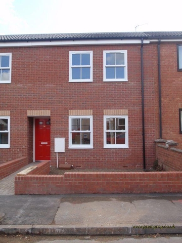  Image of 2 bedroom Terraced house to rent in Gladstone Street Norwich NR2 at Norwich, NR2 3BH