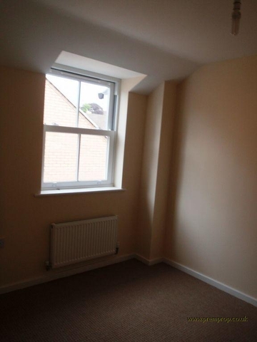  Image of 2 bedroom Terraced house to rent in Gladstone Street Norwich NR2 at Norwich, NR2 3BH